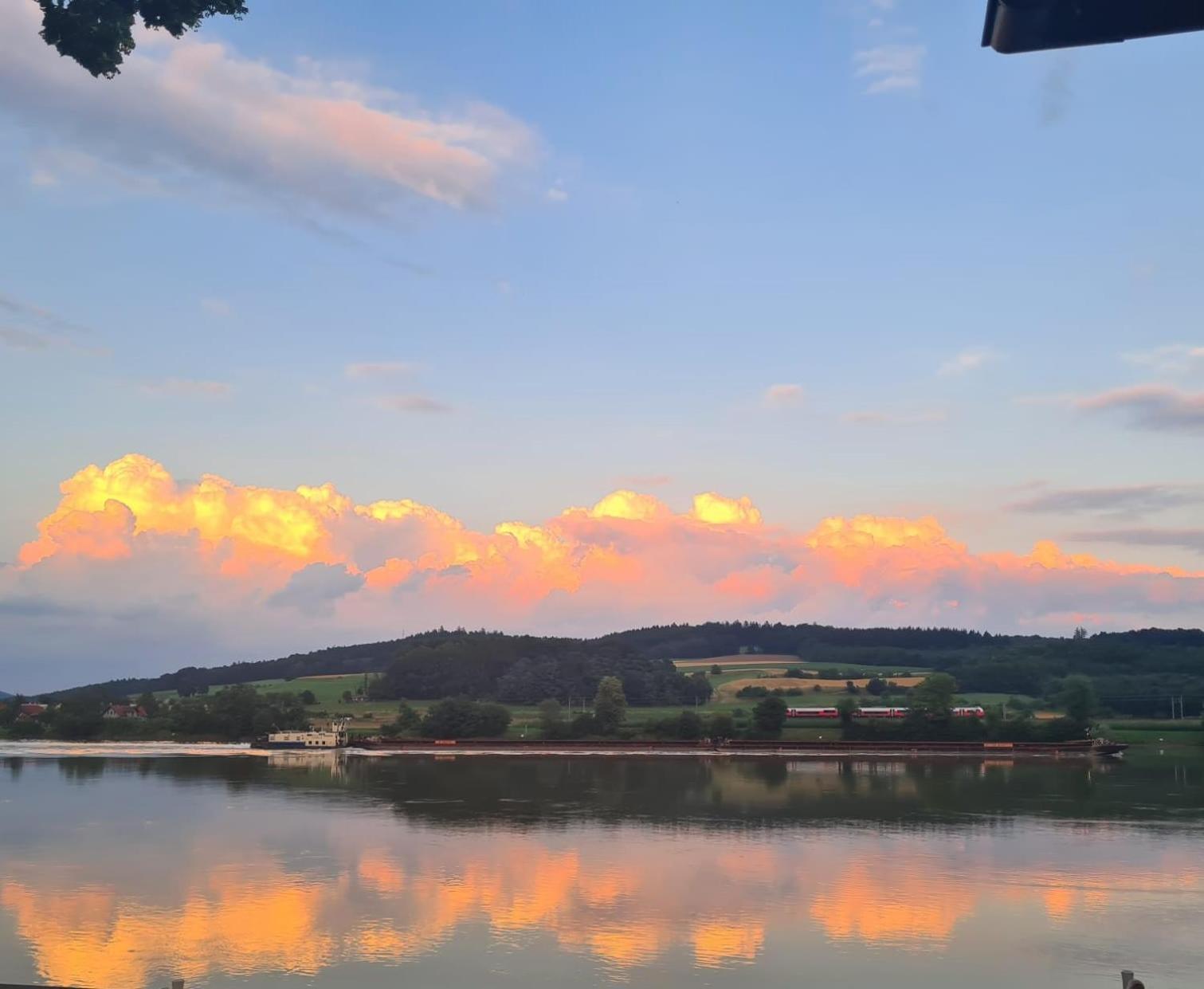 Fischwirtshaus Landmotel Die Donaurast Persenbeug Exterior foto